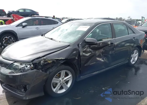 2013 Toyota Camry Se z USA, uszkodzony, nr VIN 4T1BF1FK7DU216010